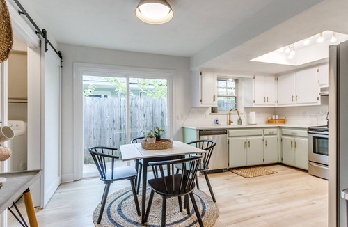 Edmond House | Modern 3-bedroom home in downtown Edmond