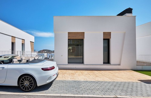 Finestrat House | Modern 3 bedroom house with pool - by Welcomely