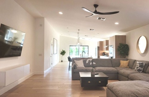 Coronado House | Modern 3-Bedroom in Central Phoenix