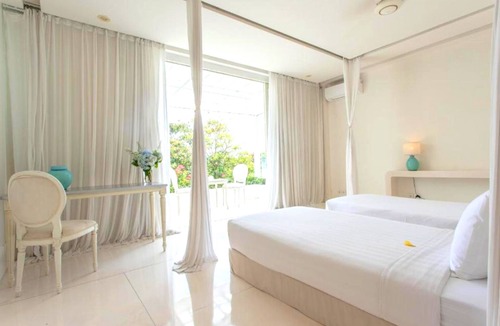 Batubelig Villa | Modern 3 Bedroom Private Pool Villa at The Sea #Z9