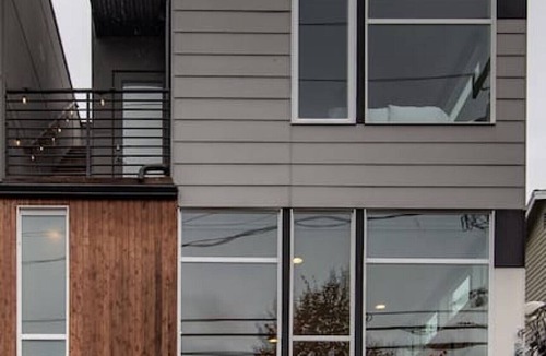 Crown Hill House | Modern 3 Bedroom Townhouse w/Private Rooftop