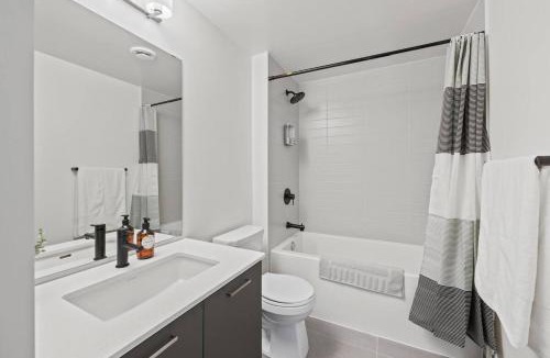 Harwood Apartment | Modern 3-Bedroom Townhouse with Parking