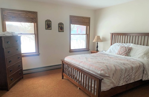 Alexandria Bay House | Modern 3 Bedroom Home nestled along Vineyard with River and Bridge Views