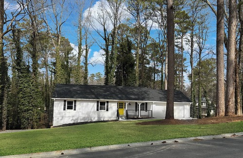 Lawrenceville House | Modern 3-bedroom 2 bath house