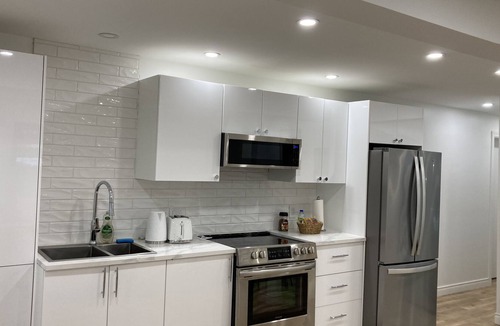 LaSalle Apartment | Modern 3 beds, free parking
