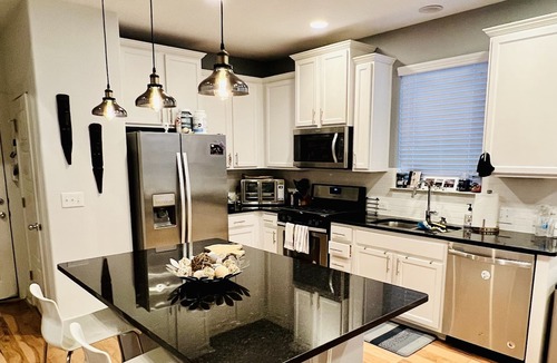 Montopolis House | Modern 3 BR home close to downtown w/amazing backyard!