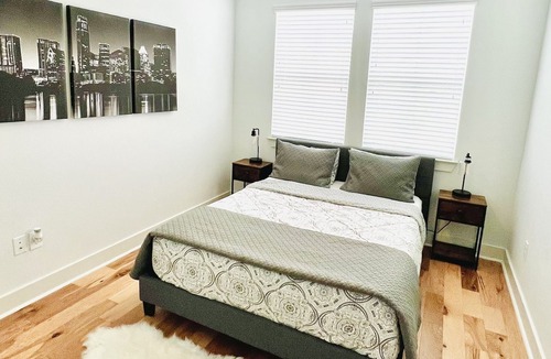 Montopolis House | Modern 3 BR home close to downtown w/amazing backyard!