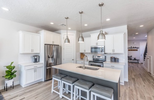 St. George Villa | Modern 3-King 4BR Sleeps 13 - Rooftop Deck