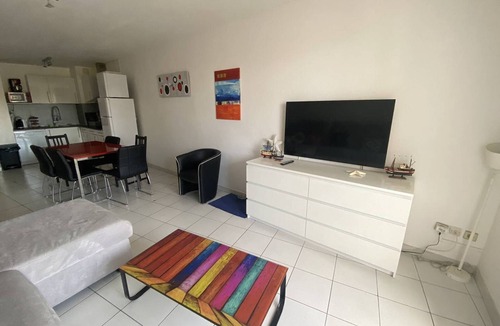 Le Port Apartment | Modern 3-room apartment on marina for 6 people