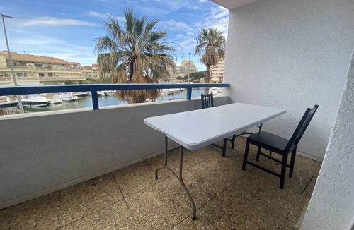 Le Port Apartment | Modern 3-room apartment on marina for 6 people