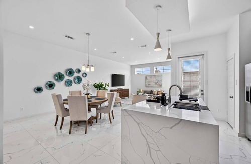 Houston House | Modern 3-Story Home | Terrace + Office | Galleria