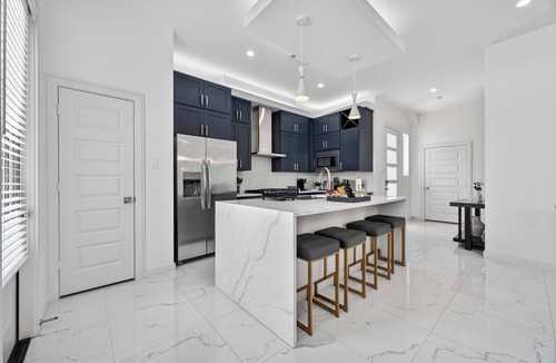 Houston House | Modern 3-Story Home | Terrace + Office | Galleria