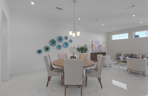 Houston Villa | Modern 3 Story Home, Terrace, Galleria