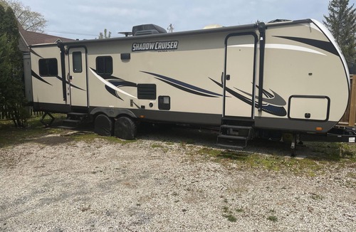 Wasaga Beach House | Modern 30' Trailer, 2 Baths, 2 Bedrooms, Riverside, 4 min Walk to Beach