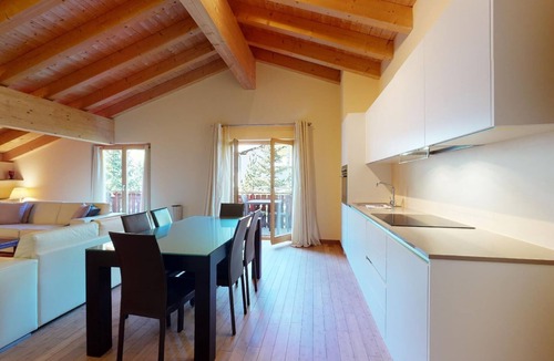 Madulain Apartment | Modern 3½ room flat on the ground floor, approx.