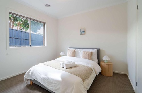 Doreen House | Modern 3B2B1C Home in Doreen