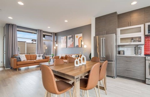 Old Ballard House | Modern 3B3B Ballard home w/Rooftop & Parking