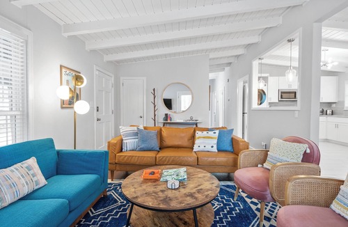 Chamblee House | Modern 3Bd 2Ba Firepit-Sleeps 8 King Bed