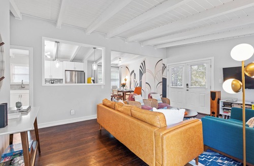 Chamblee House | Modern 3Bd 2Ba Firepit-Sleeps 8 King Bed