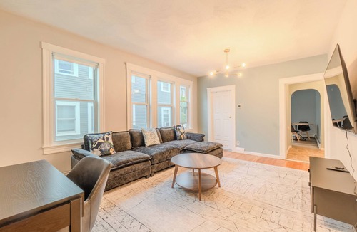 South Medford Apartment | Modern 3BD/2BA Near Boston, Bright & Luxury