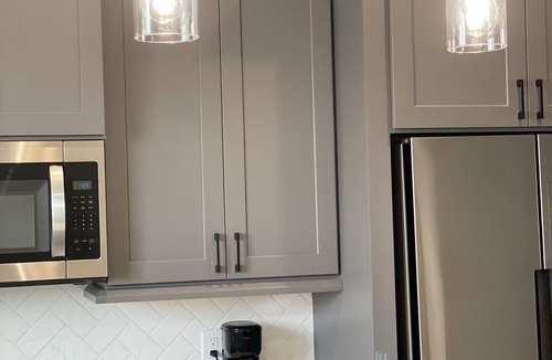 Lawndale/ Wayside House | Modern 3BD/3.5BA Near Downtown & Airport