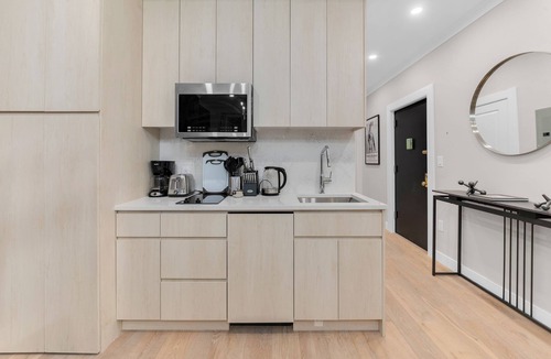 NoMad Apartment | Modern 3Bd Rose Hills Manhattan Terrace Space