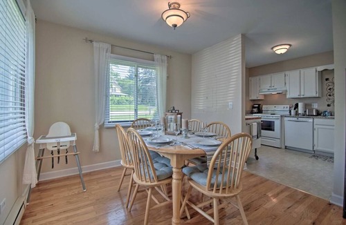 Gurnee House | Modern 3Bd Townhome Near Beach & Base & Six Flags