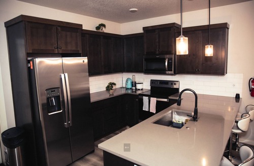 Morningside House | Modern 3Bedroom-King's Private Master Room with Stylish Private Bathroom