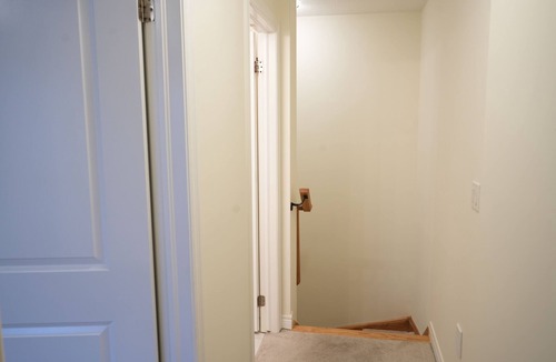 Stoney Creek House | Modern 3BR/2.5 Bath House Minutes to Niagara Falls