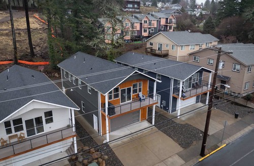 Stevenson Condo | Modern 3BR/2.5BA | Cascade Views | Trails