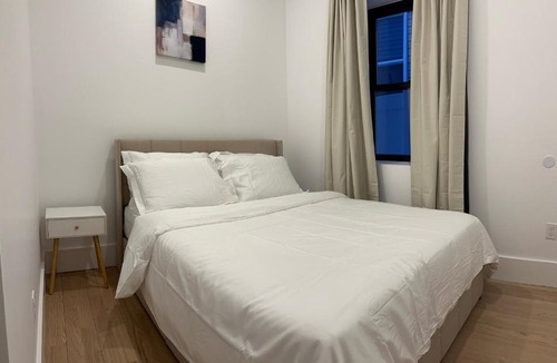 Hackensack River Waterfront Apartment | Modern 3BR,2BA Apartment in Jersey City, Easy Access, 40 min to Manhattan