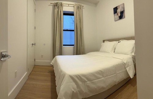 Hackensack River Waterfront Apartment | Modern 3BR,2BA Apartment in Jersey City, Easy Access, 40 min to Manhattan