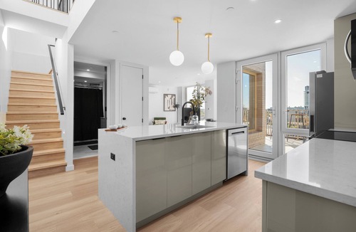 Greenpoint Apartment | Modern 3BR/2BA Duplex w/Private Roof Deck