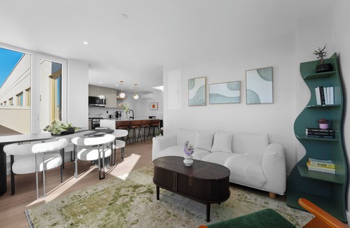 Greenpoint Apartment | Modern 3BR/2BA Duplex w/Private Roof Deck