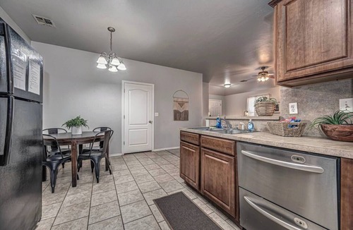 Oklahoma City Apartment | Modern 3BR/2BA Near Tinker AFB & OKC!