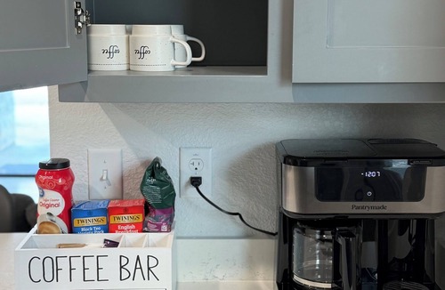 Temple Apartment | Modern 3BR | 7-Min Walk to Baylor Scott & White and free parking!