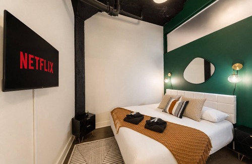 Near South Side Hotel | Modern 3BR BA Downtown Chicago Getaway Near McCormick