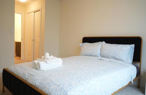 Stoney Creek Villa | Modern 3BR Bath House Minutes to Niagara Falls