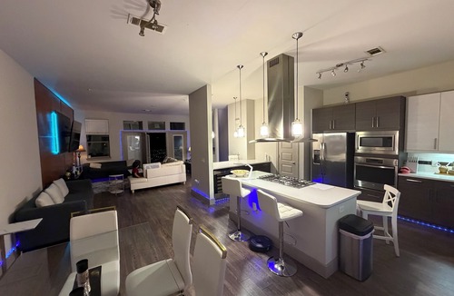 Woodlake - Briar Meadow Apartment | Modern 3BR Bayou Retreat Pool Gym Balcony in Houston