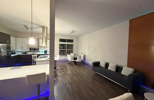 Woodlake - Briar Meadow Apartment | Modern 3BR Bayou Retreat Pool Gym Balcony in Houston