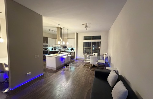 Woodlake - Briar Meadow Apartment | Modern 3BR Bayou Retreat Pool Gym Balcony in Houston