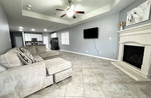 Baytown House | Modern 3BR Baytown Home Near I-10, 20min from Downtown Houston