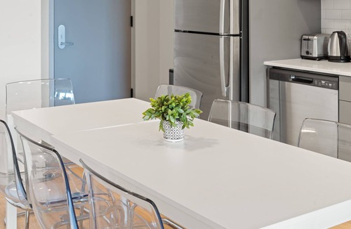 River North Hotel | Modern 3BR City Retreat - Near Old Town