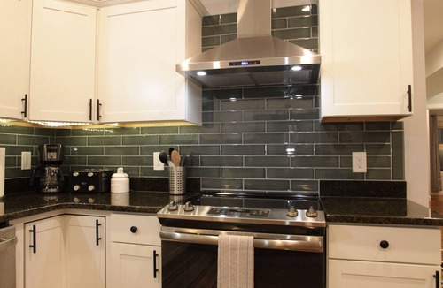 Everett Apartment | Modern 3BR/Close to Encore & Boston- Everett #3