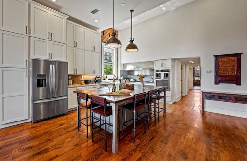 Old City Condo | Modern 3BR Condo | Parking | Walk to Smokies Stadium