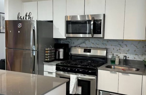 East Harlem Apartment | Modern 3BR Fireplace Gym Lounge