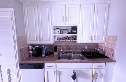 Fort Worth House | Modern 3BR Fort Worth Home- Fast Wi-Fi-Smart TV’s- Work-Ready