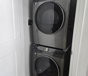 County of Brant Apartment | Modern 3BR FriendlyTown Home