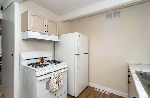 Ames House | Modern 3BR Getaway-Stylish, Ames