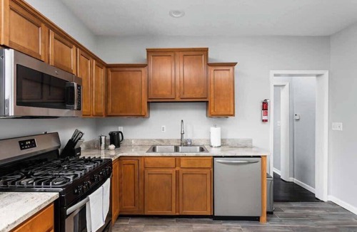Kennedy King House | Modern 3BR Home | Highly Walkable | Prime Location